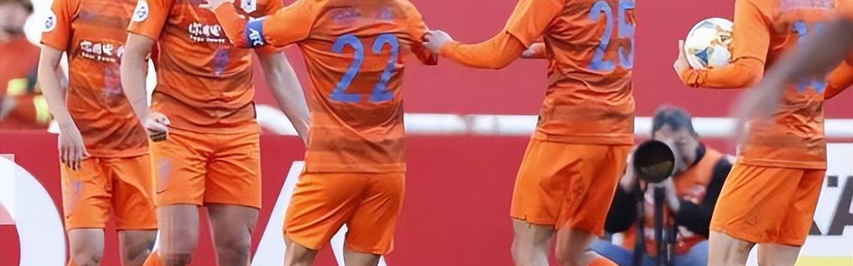 鲁能本土阵容补强有新思路，或考虑内部挖潜，两新星被看好踢主力